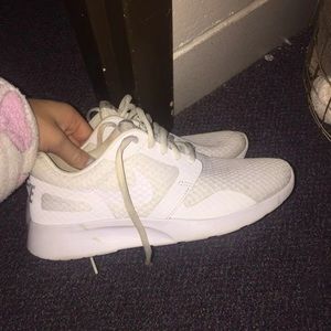 Nike Women’s Kashi White